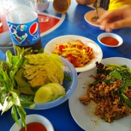 เมนูของร้าน ร้านน้องปูลาบเป็ด