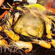 เมนูของร้าน เย็นตาโฟต้มยำกุ้งทอดลพบุรี