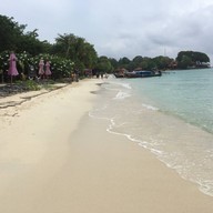 หาดแหลมตง