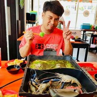 บรรยากาศ เย็นตาโฟต้มยำกุ้งทอดลพบุรี