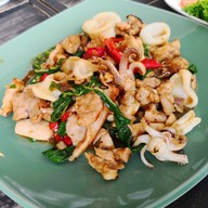 ครัวมุงจาก(เพิงมุงจาก) อาหารตามสั่งและอื่นๆ