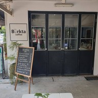 Burkta Coffee ท่าแพ
