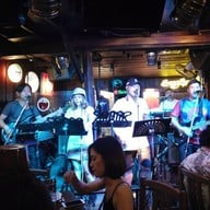 ร้านอาหารริเวอร์ไซด์ บาร์ แอนด์ เรสเตอร์รอง (Riverside bar & restaurant)
