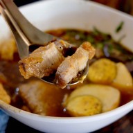 เมนูของร้าน ส่งเสียง ก๋วยจั๊บสูตรโบราณ พิษณุโลก