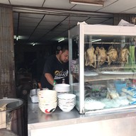 ก๋วยเตี๋ยวไก่ป้าแอ๊ด (ไก่บ้าน)