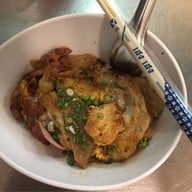 เมนูของร้าน ก๋วยเตี๋ยวคั่วไก่แอน ห้าแยกพลับพลาไชย อัมรินทร์พลาซ่า