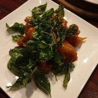 สี่เซียนซีฟู้ด ลานฟู้ดทรักส์ สัมมากรเพลส รามคำแหง 110