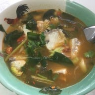 เมนูของร้าน ก๋วยจั๊บเจ๊น้อย