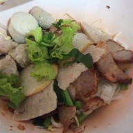 ก๋วยเตี๋ยวต้มยำเจ้นิด