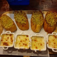 สี่เซียนซีฟู้ด ลานฟู้ดทรักส์ สัมมากรเพลส รามคำแหง 110