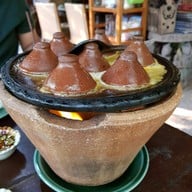 เมนูของร้าน ร้านอาหารมุมไม้ ถนนสันโค้งหลวง