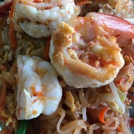 BOOMBAYAH by Haadrin Resort