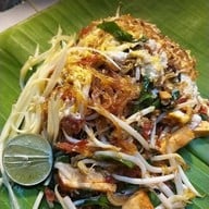 ครัวทรงโปรด ตามสั่งและผัดไทย สุขสวัสดิ์26 แยก4