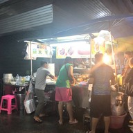 ขาหมูรัชดา แยกสุทธิสาร รอบกลางวัน