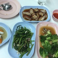 บรรยากาศ ร้านข้าวต้มเจี๊ยบรอบดึก
