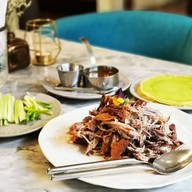 เมนูของร้าน The Yard Restaurant