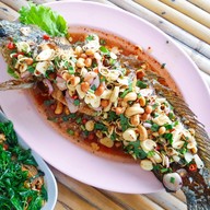 เมนูของร้าน สวนอาหารครัวริมบึง