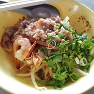 เมนูของร้าน ก๋วยเตี๋ยวหมูมะนาว(แม่บุญมี)
