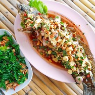 เมนูของร้าน สวนอาหารครัวริมบึง