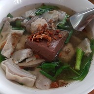 เมนูของร้าน เกาเหลาเลือดหมูเยาวราช