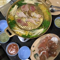 แฝด บุฟเฟ่ต์ ปิ้งย่าง & ซีฟู๊ด