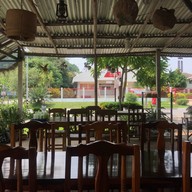 แอบแซบริมทาง