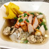 เมนูของร้าน ก๋วยเตี๋ยวพี่ไล