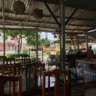 แอบแซบริมทาง