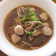 ก๋วยเตี๋ยวเนื้อวัดดงมูลเหล็ก ศรีสะเกษ