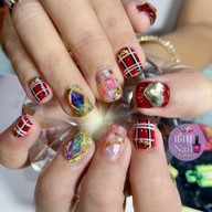 เชิญ nail