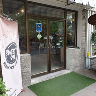หน้าร้าน O V Cafe