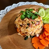 ร้านเวียงบุญลำปาง (MR Palace)