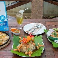 เมนูของร้าน ครัวชมทะเล สามร้อยยอด