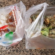 เจ้หวีตามสั่ง เข้ามาใต้โรงเเรมตวันนา วนเข้ามาเเล้วเจอจุดแลกบัตร มองขวามือเลี้ยวเข้ามาในซอย