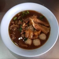 เมนูของร้าน ก๋วยเตี๋ยวเนื้อวัว ศาลาแดง