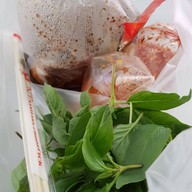 เมนูของร้าน ก๋วยเตี๋ยวเนื้อวัว ศาลาแดง