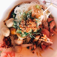 เมนูของร้าน ก๋วยเตี๋ยวเรือเจ๊นา