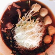 เมนูของร้าน ก๋วยเตี๋ยวเรือเจ๊นา