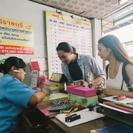 บรรยากาศ ท่ารถทัวร์กลับกรุงเทพฯ โรงแรมนำสิน