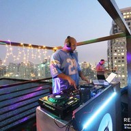 บรรยากาศ H 2 O - POOL & BAR - The Continent Hotel Bangkok