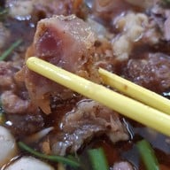 เมนูของร้าน ก๋วยเตี๋ยวเนื้อ สว่างอรุณ (โชคชัย4)