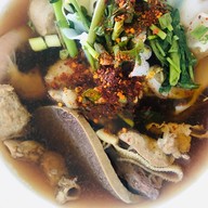 ร้านก๋วยเตี๋ยวเสวยน้องหนึ่งโภชนา