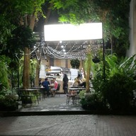 เปี๊ยะ เจี๊ยะ เพลิน by Dainty BTS วงเวียนใหญ่ ทางออก 1