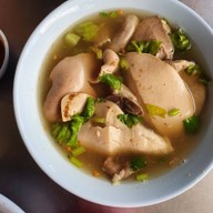 เมนูของร้าน เจ๊ตุ๋ย ต้มเลือดหมู ซอยพหลโยธิน1