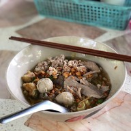 เมนูของร้าน ก๋วยเตี๋ยวต้มยำหมูอึ๋ม@บ้านกาแฟ