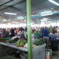 บรรยากาศ ตลาดนัดใต้สะพานโคกเมา ข้าวเหนียวปิ้งข้าวเหนียวสังขยา