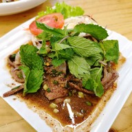 เมนูของร้าน ร้อยยำตำถาด พุทธมณฑลสาย 2