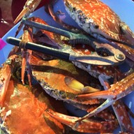 ป้าแดงซีฟู๊ด ชายหาดบ้านอำเภอ