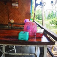 บรรยากาศ ก๋วยเตี๋ยวเรือเปิ้ลป๊อก
