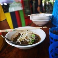 เมนูของร้าน ก๋วยเตี๋ยวเรือเปิ้ลป๊อก